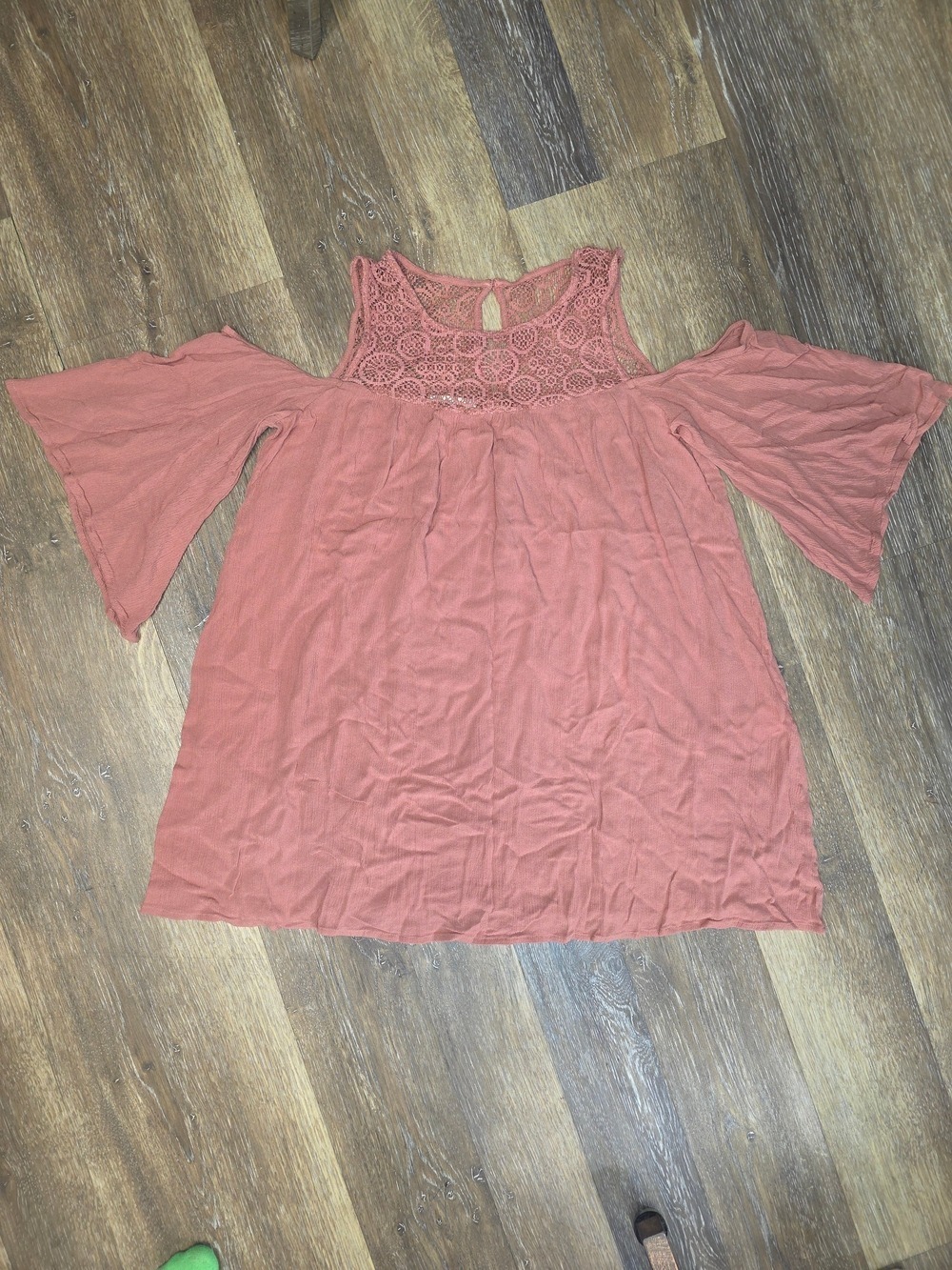Body Glove Dusty Rose Cold-Shoulder Crochet Yoke Blouse - Picture 4 of 7